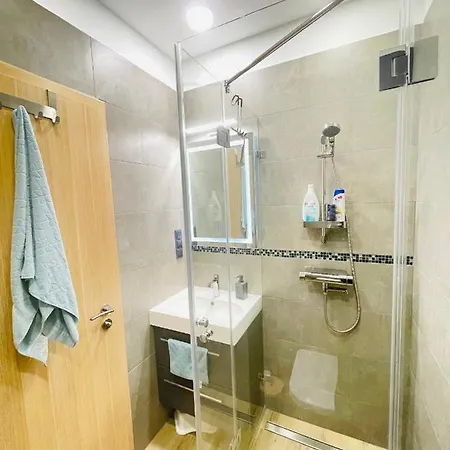 Apartman Panorama Deluxe - Pool & Free Parking