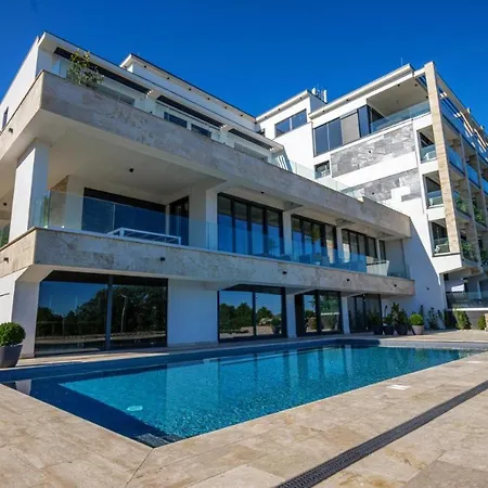 Panorama Deluxe - Pool & Free Parking Alsóörs