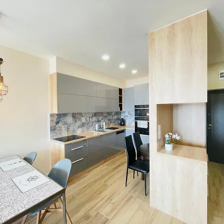 Apartman Panorama Deluxe - Pool & Free Parking *
