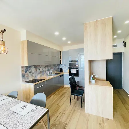 Apartman Panorama Deluxe - Pool & Free Parking *