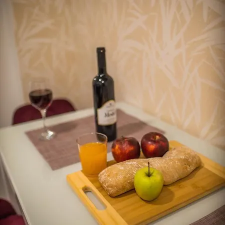 Panorama Deluxe - Pool & Free Parking Apartment *