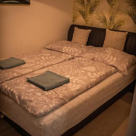 Panorama Deluxe - Pool & Free Parking Apartment *