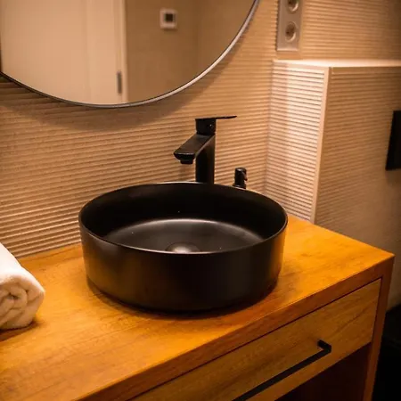 Panorama Deluxe - Pool & Free Parking Apartment *